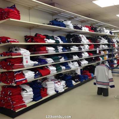 Annonces classees img:preview LOT 2200 CHANDAILS,JERSEYS HOCKEY COULEURS DES ÉQUIPES LNH,15$CH.