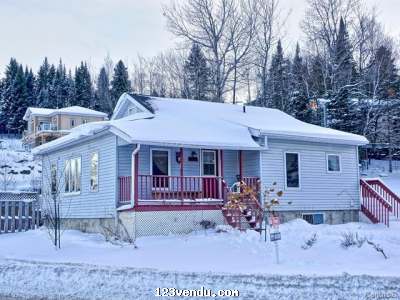 Annonces classees img:preview Vue superbe sur le Lac-Mégantic - Piopolis