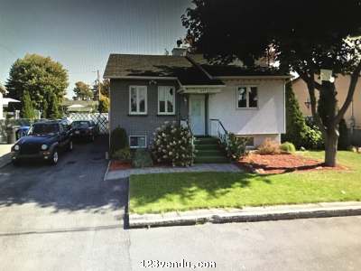 Annonces classees img:preview Superbe maison rénovée àu centre de Terrebonne!