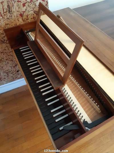 Annonces classees img:preview A donner Clavecin 2 Jeux 8