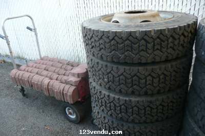 Annonces classees img:preview 4 pneus d