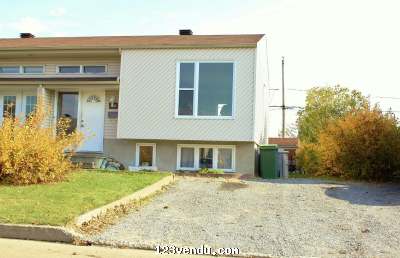 Annonces classees img:preview Superbe Jumelé Beauport