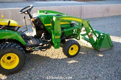 Annonces classees img:preview John deere 2305 année 2004.