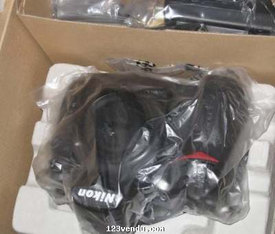 Annonces classees img:preview Nikon D700 12MP appareil photo 