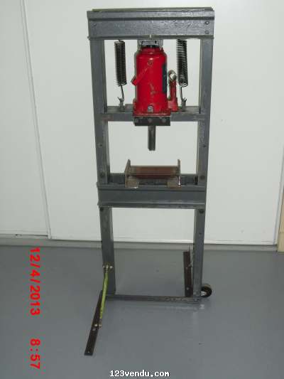 Annonces classees img:preview Plieuse à métal 20 tonnes