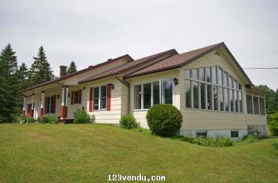 Annonces classees img:preview Mont-Tremblant_Brébeuf_Superbe plein-pied_Près du Ski