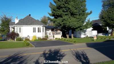 Annonces classees img:preview Maison A Vendre Avec Garage 20x24 St-Jérôme (Lafontaine)