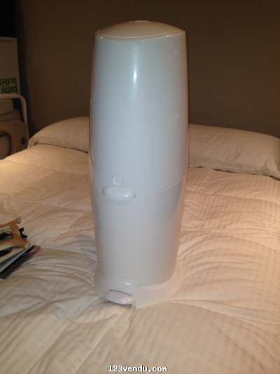 Annonces classees img:preview POUBELLE A COUCHES DE MARUQE PLAYTEX