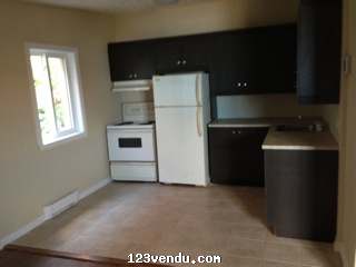 Annonces classees img:preview Logement 2½ à louer à Granby! Propre et rénové!