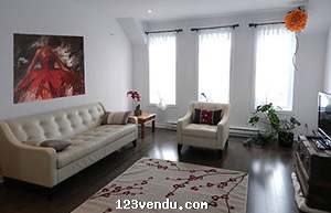 Annonces classees img:preview Unique pour un condo Grande véranda fermée 3 saisons 