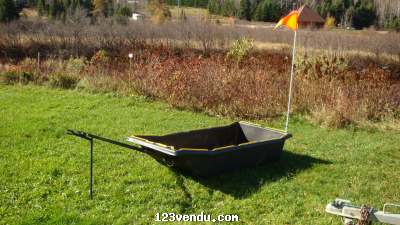 Annonces classees img:preview TRAÎNEAU POUR MOTONEIGE 