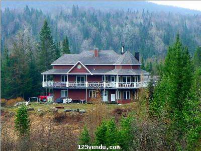 Annonces classees img:preview Rare_Superbe maison 2003_ sur 217 Acres de terrain